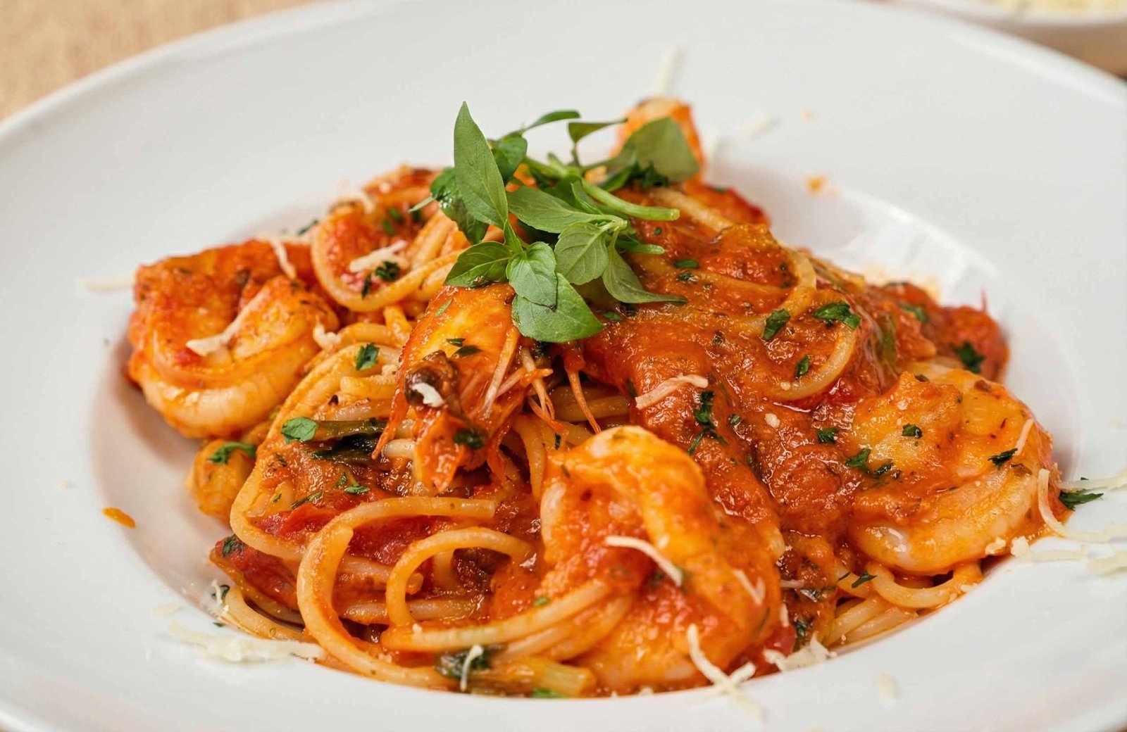 Linguine with shrimps